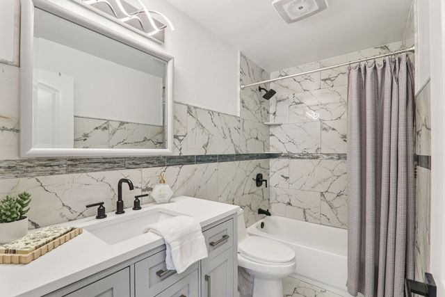 8650 Ferris Avenue 203, Morton Grove, IL 60053