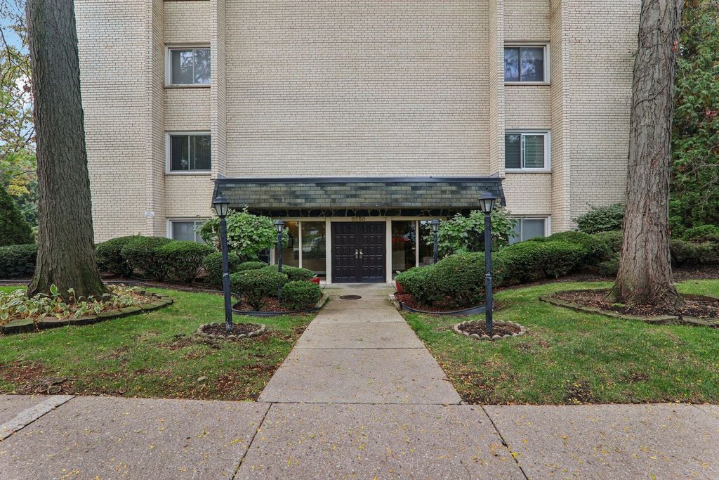 8650 Ferris Avenue 203, Morton Grove, IL 60053