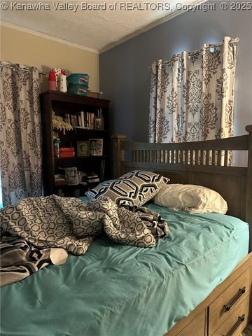 105 Hinton Terrace, Charleston, WV 25301