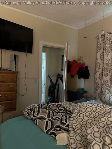 105 Hinton Terrace, Charleston, WV 25301