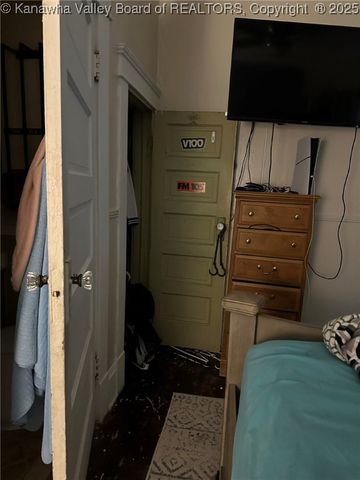 105 Hinton Terrace, Charleston, WV 25301