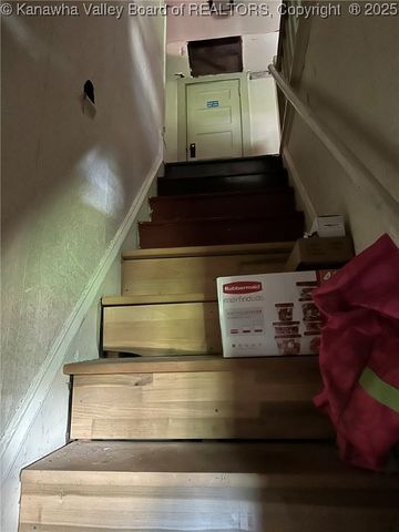 105 Hinton Terrace, Charleston, WV 25301