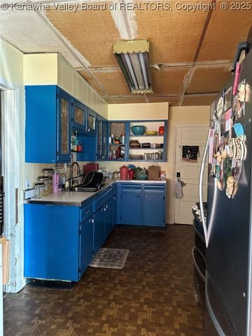 105 Hinton Terrace, Charleston, WV 25301