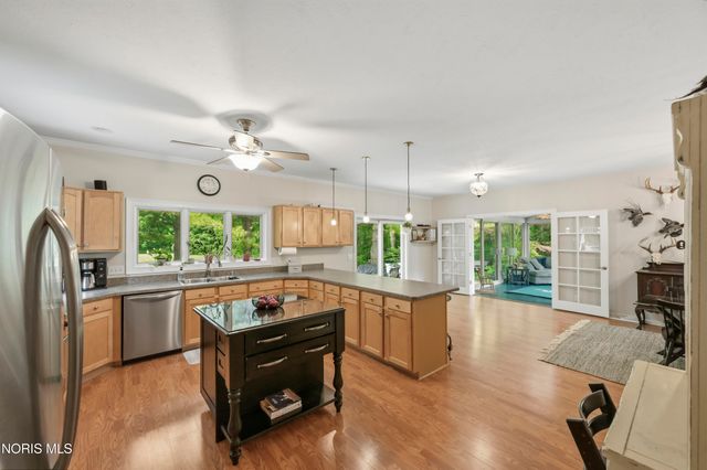 7402 Berridge Road, Whitehouse, OH 43571