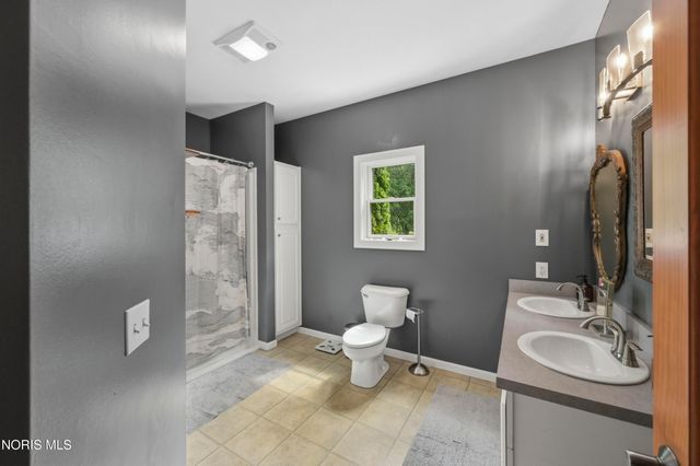 7402 Berridge Road, Whitehouse, OH 43571