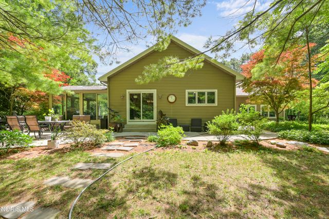 7402 Berridge Road, Whitehouse, OH 43571