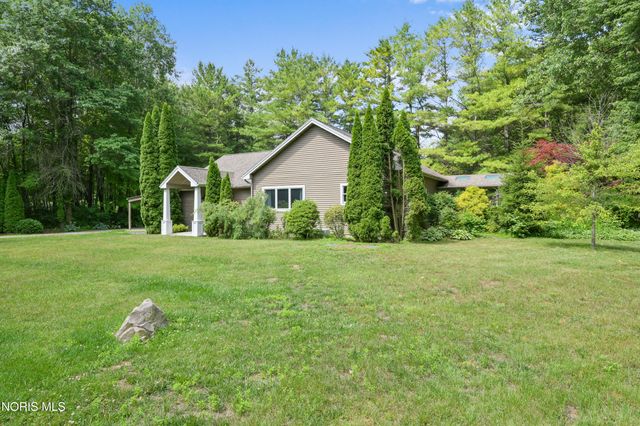 7402 Berridge Road, Whitehouse, OH 43571