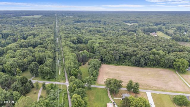 7402 Berridge Road, Whitehouse, OH 43571