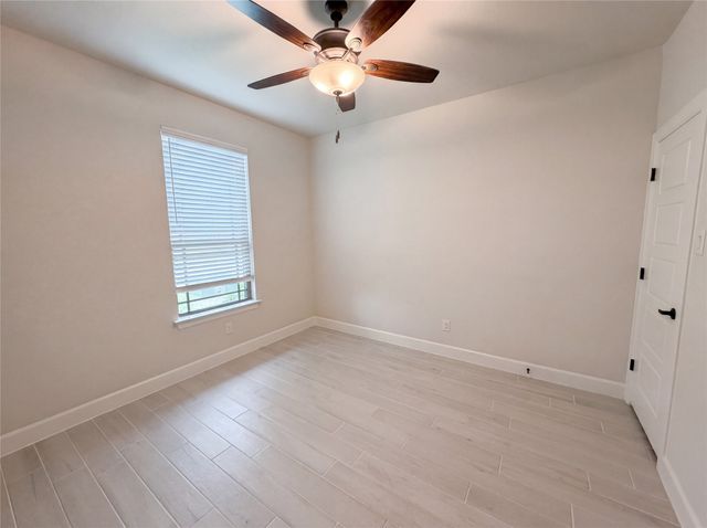 612 Wood Brook Lane, Burleson, TX 76028