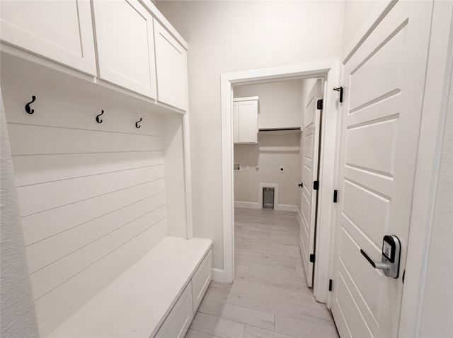 612 Wood Brook Lane, Burleson, TX 76028