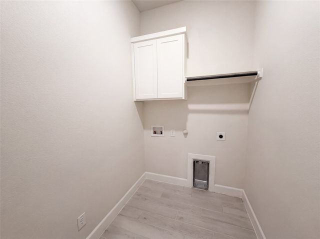 612 Wood Brook Lane, Burleson, TX 76028