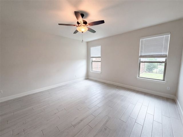 612 Wood Brook Lane, Burleson, TX 76028