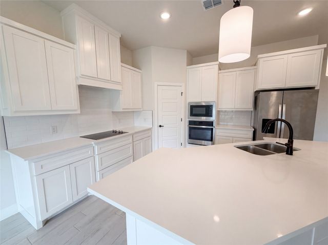 612 Wood Brook Lane, Burleson, TX 76028