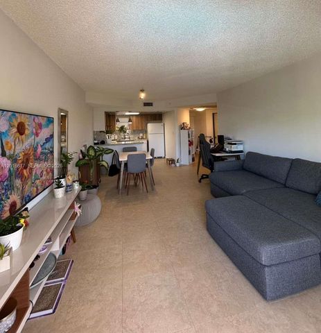 8290 Lake Dr 325, Doral, FL 33166