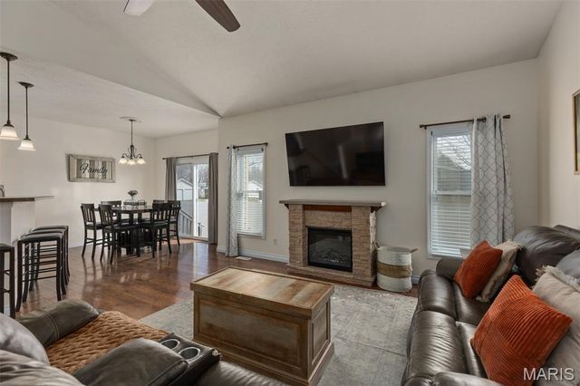 922 S Edwardsville Street, Staunton, IL 62088