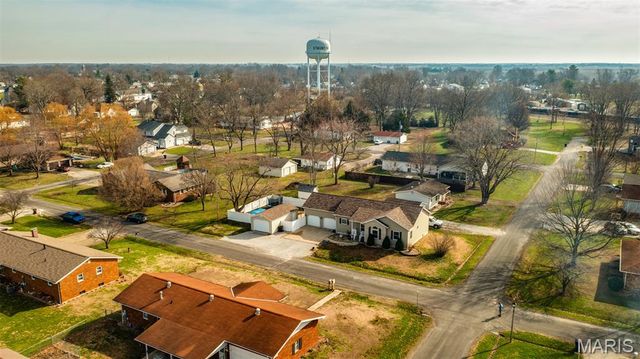 922 S Edwardsville Street, Staunton, IL 62088