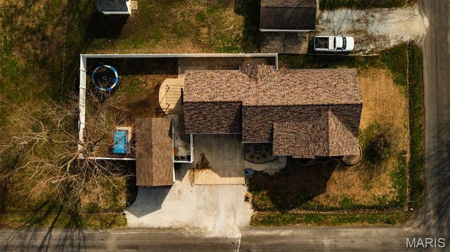 922 S Edwardsville Street, Staunton, IL 62088