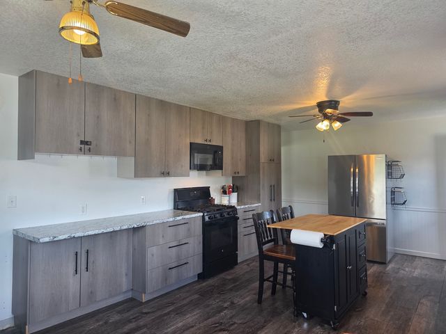 113 1st Street, Coal Valley, IL 61240