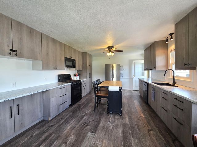113 1st Street, Coal Valley, IL 61240
