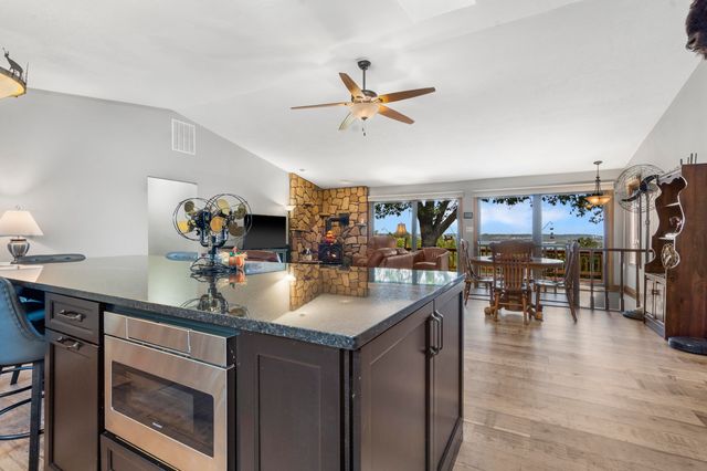 6 Briar Oaks Lane, Branson West, MO 65737