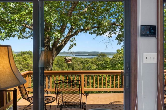 6 Briar Oaks Lane, Branson West, MO 65737