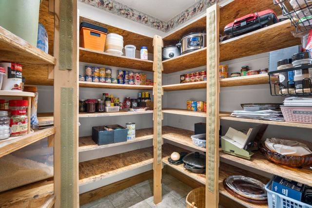 6 Briar Oaks Lane, Branson West, MO 65737