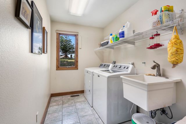 6 Briar Oaks Lane, Branson West, MO 65737