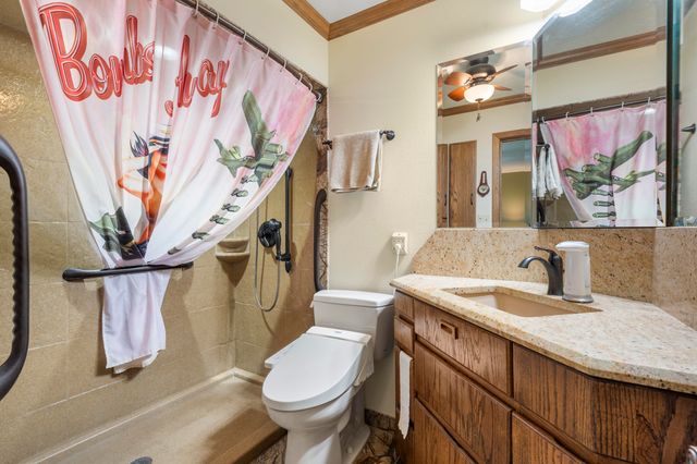 6 Briar Oaks Lane, Branson West, MO 65737