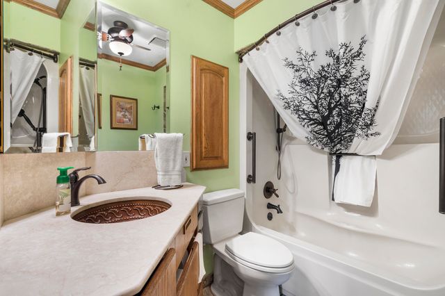 6 Briar Oaks Lane, Branson West, MO 65737