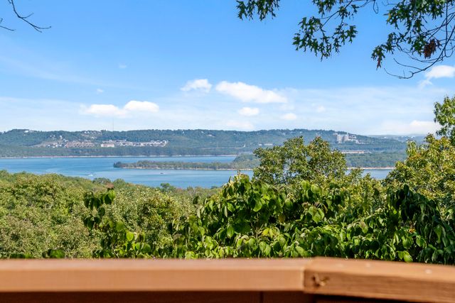 6 Briar Oaks Lane, Branson West, MO 65737