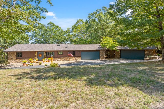 6 Briar Oaks Lane, Branson West, MO 65737
