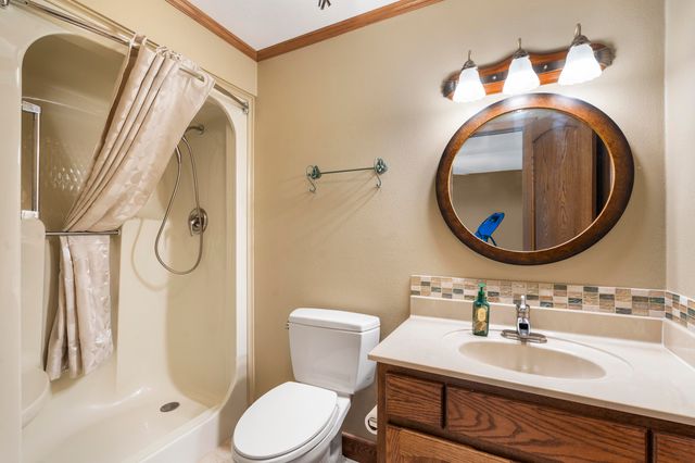 6 Briar Oaks Lane, Branson West, MO 65737