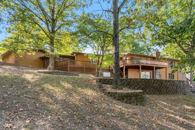 6 Briar Oaks Lane, Branson West, MO 65737