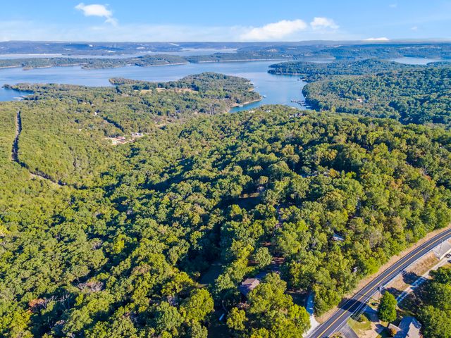 6 Briar Oaks Lane, Branson West, MO 65737