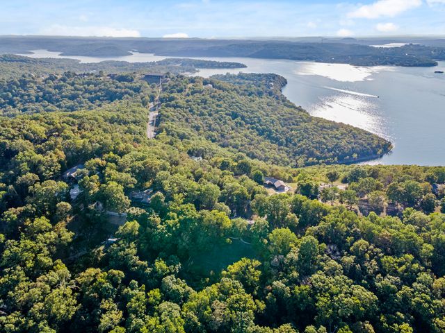 6 Briar Oaks Lane, Branson West, MO 65737