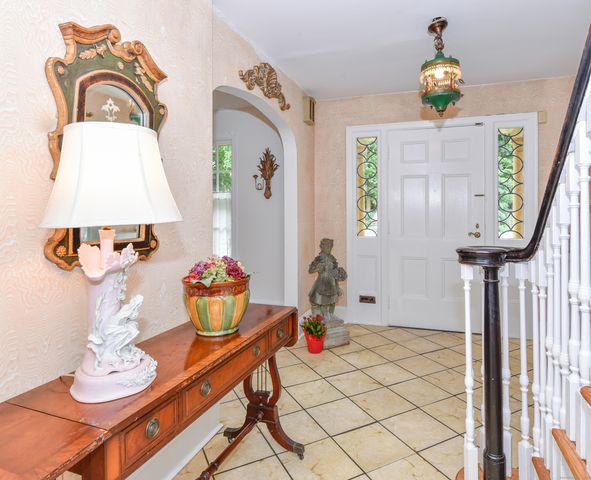 61 Villa Avenue, Fairfield, CT 06825