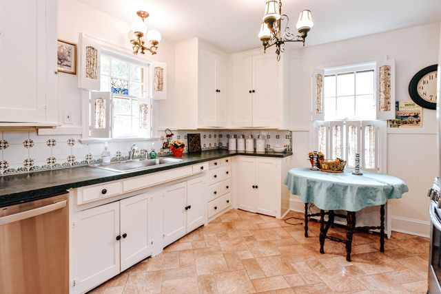 61 Villa Avenue, Fairfield, CT 06825