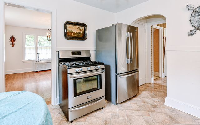 61 Villa Avenue, Fairfield, CT 06825