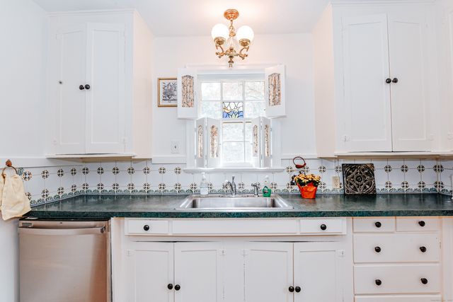 61 Villa Avenue, Fairfield, CT 06825