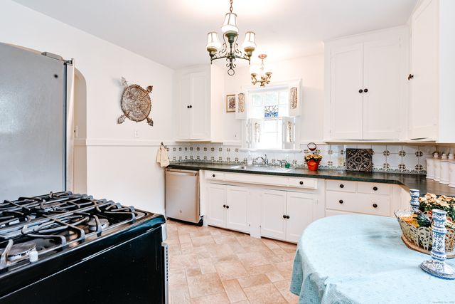 61 Villa Avenue, Fairfield, CT 06825