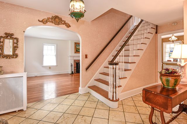 61 Villa Avenue, Fairfield, CT 06825