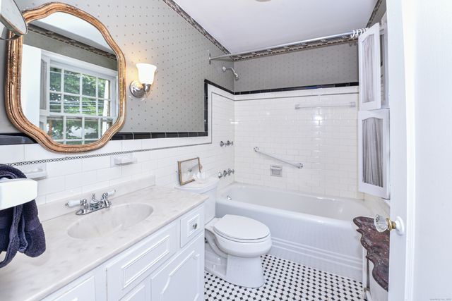 61 Villa Avenue, Fairfield, CT 06825