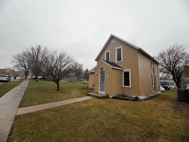 405 Nevada Avenue, Adrian, MN 56110