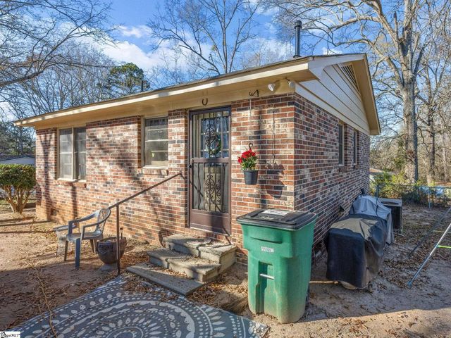 204 Martha Dendy Drive, Clinton, SC 29325