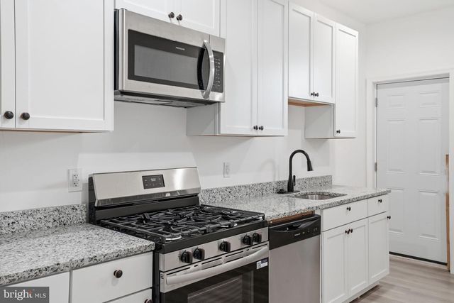 233 N LUZERNE AVE, Baltimore, MD 21224