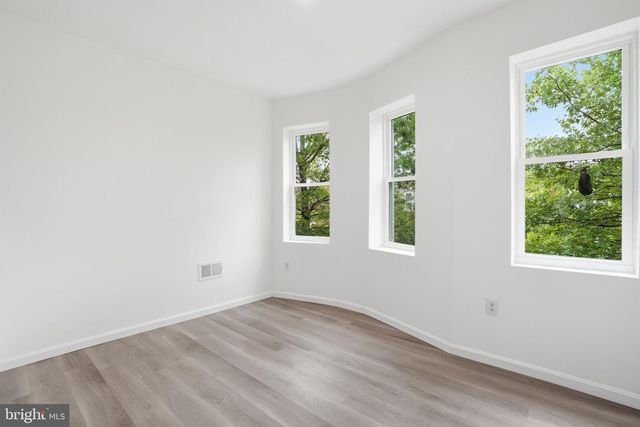 233 N LUZERNE AVE, Baltimore, MD 21224