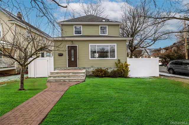 2962 Grand Avenue, Baldwin, NY 11510