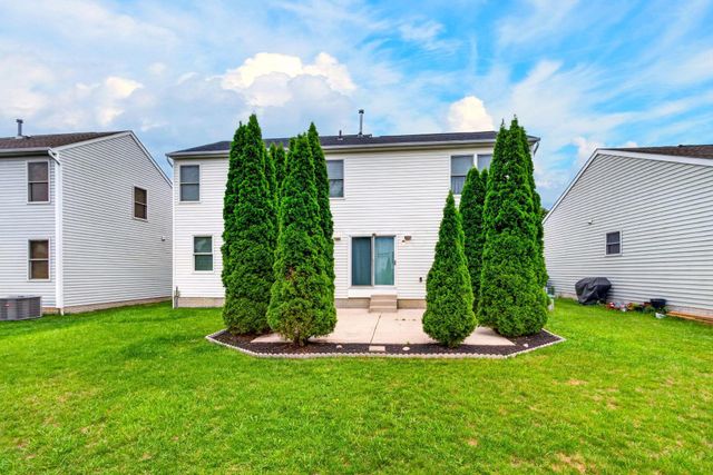 8839 Meadow Grass Lane, Lewis Center, OH 43035