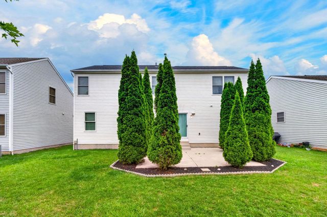 8839 Meadow Grass Lane, Lewis Center, OH 43035