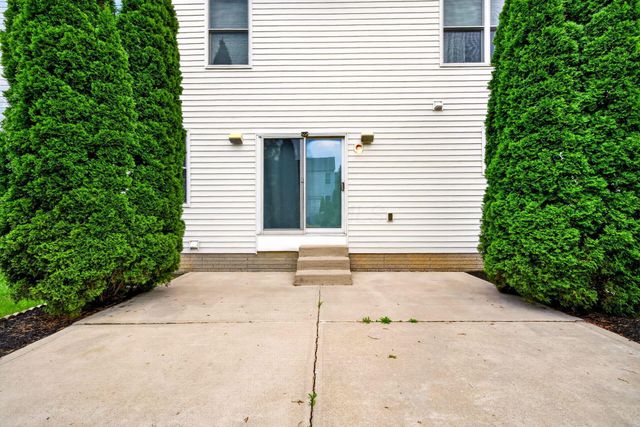 8839 Meadow Grass Lane, Lewis Center, OH 43035